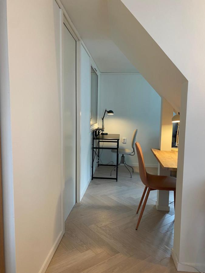 Entire Renovated Apartment From 1780 With Kitchen, Bath, Bedroom, And Living Room In Skuteviken Bergen Kültér fotó